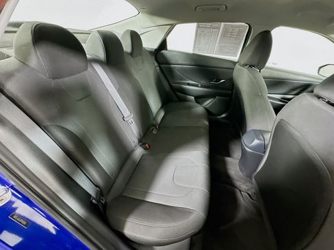 Certified 2023 Hyundai Elantra SE image 24