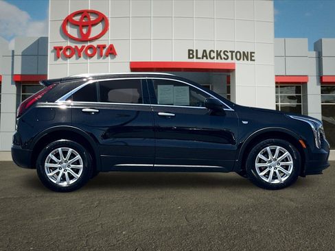 Used 2021 Cadillac XT4 Luxury w/ Driver Awareness Package FWD image 2