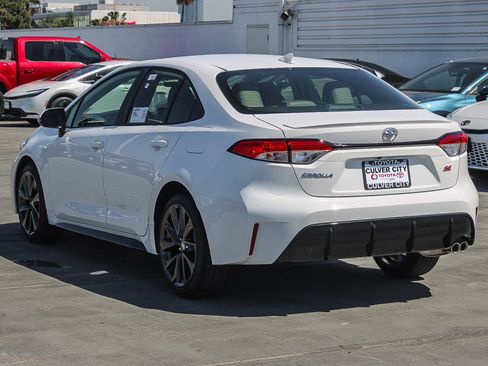 New 2026 Toyota Corolla SE image 7