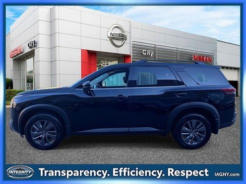 Certified 2024 Nissan Pathfinder SV image 7