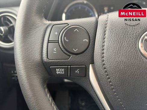 Used 2017 Toyota Corolla SE w/ Carpet Mat Package (TMS) FWD image 26