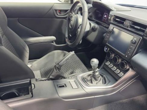 Used 2024 Toyota GR86 RWD image 12