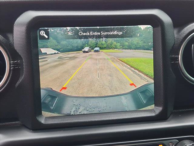 Used 2020 Jeep Gladiator Overland AWD/4WD image 14