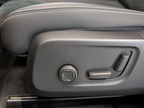 Used 2023 Volvo C40 P8 Recharge Plus image 16