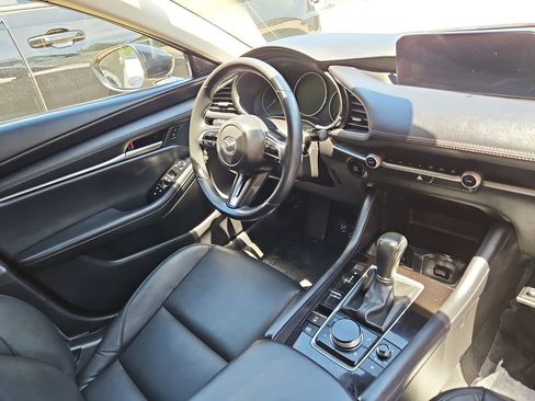 Used 2024 MAZDA MAZDA3 s FWD image 9