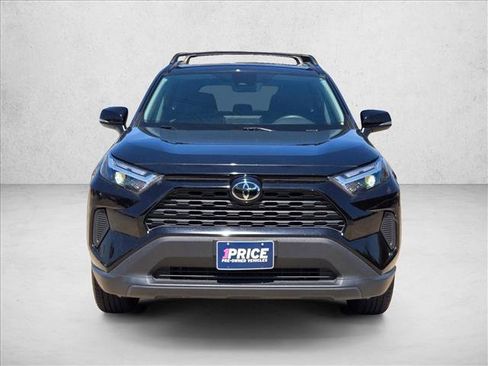 Used 2024 Toyota RAV4 XLE w/ Convenience Package FWD image 2