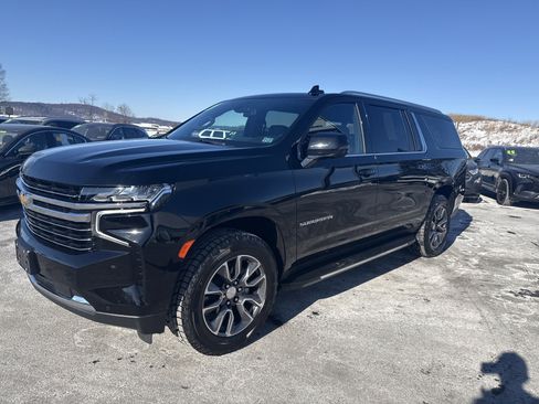 Used 2021 Chevrolet Suburban LT w/ LT Signature Package image 7
