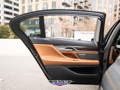 Used 2022 BMW 750i xDrive xDrive M SPORT LINE w/ Executive Package image 44