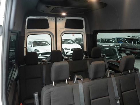 Used 2025 Mercedes-Benz Sprinter 2500 image 14