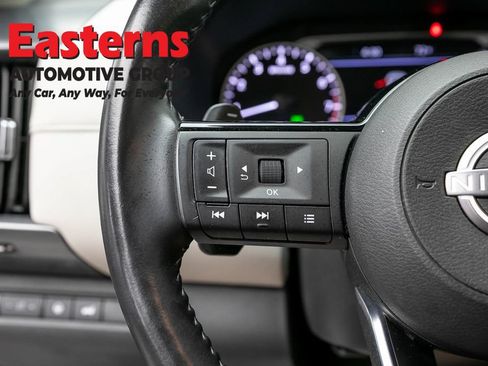 Used 2023 Nissan Pathfinder SL AWD/4WD image 14