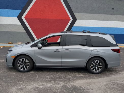 New 2025 Honda Odyssey EX-L image 9