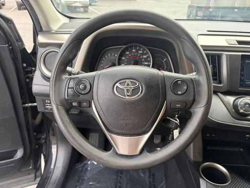 Used 2014 Toyota RAV4 LE AWD/4WD image 9
