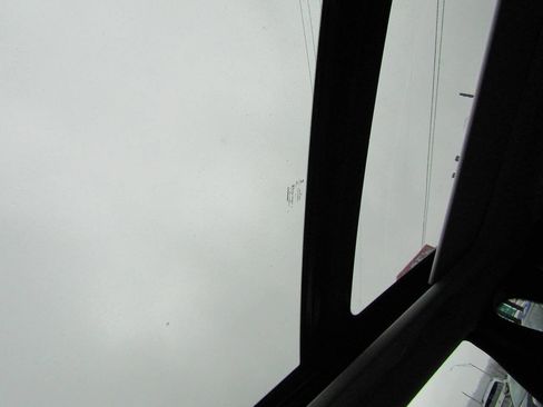 Used 2021 Jeep Cherokee Trailhawk image 14