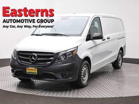 Used 2022 Mercedes-Benz Metris image 1