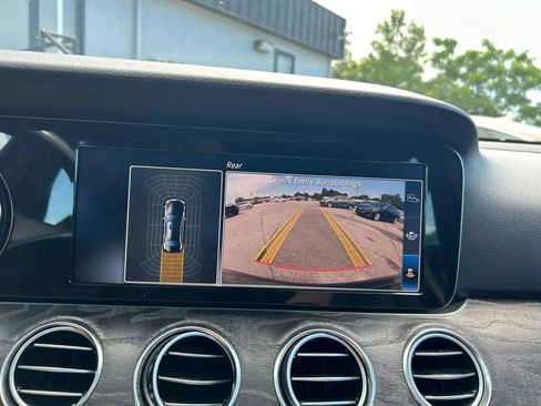 Used 2017 Mercedes-Benz E 300 image 19