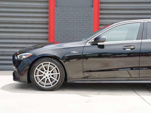 Used 2025 Mercedes-Benz C 43 AMG 4MATIC Sedan image 4
