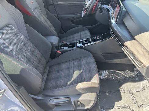 Used 2024 Volkswagen GTI SE w/ MDO Package image 9