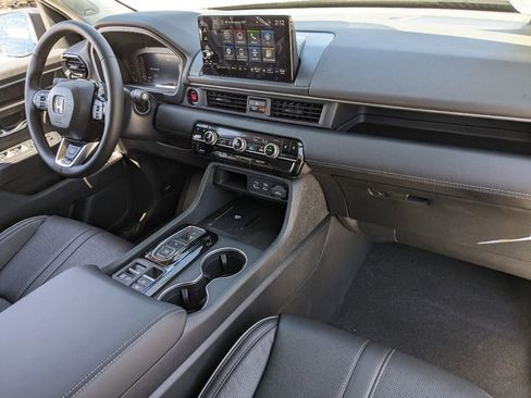 New 2025 Honda Pilot Elite image 9