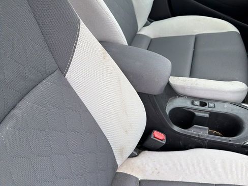 Used 2025 Toyota Corolla LE FWD image 10
