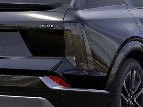 New 2025 Cadillac Optiq Sport 1 image 11