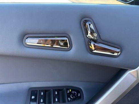 Used 2023 BMW iX xDrive50 w/ Ultimate Package 2 image 10