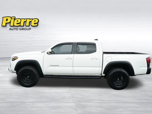 Used 2021 Toyota Tacoma TRD Off-Road AWD/4WD image 4