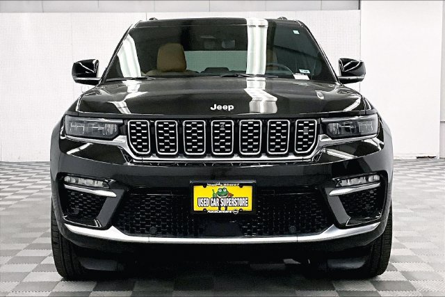 Used 2024 Jeep Grand Cherokee Summit AWD/4WD image 4