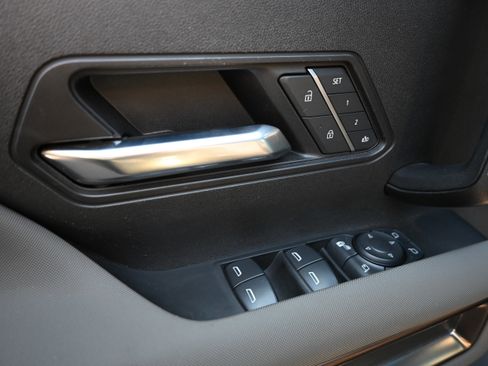 Used 2025 GMC Hummer EV 2X image 17