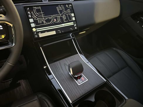 New 2026 Land Rover Range Rover Evoque S AWD/4WD image 14