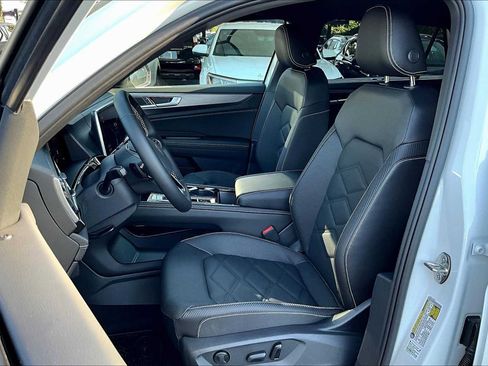 New 2026 Volkswagen Atlas Cross Sport SE FWD image 9