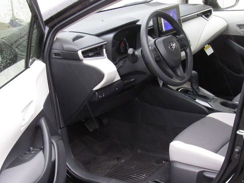 New 2026 Toyota Corolla LE w/ LE Premium Package FWD image 9