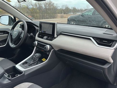 Certified 2025 Toyota RAV4 XLE image 25