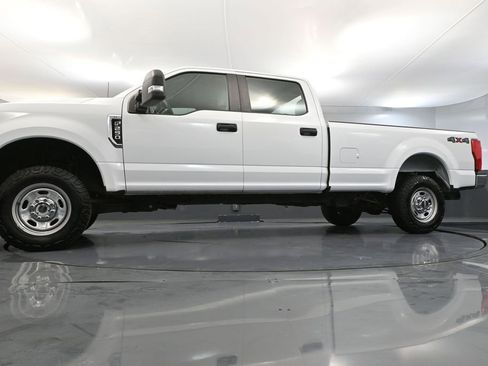 Used 2022 Ford F250 XL w/ Power Equipment Group image 52