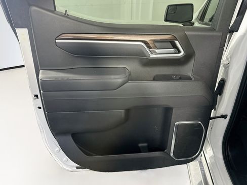 Used 2025 Chevrolet Silverado 1500 LT AWD/4WD image 25