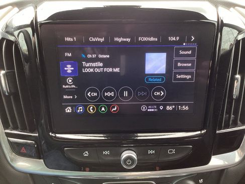 Used 2023 Chevrolet Traverse High Country AWD/4WD image 19