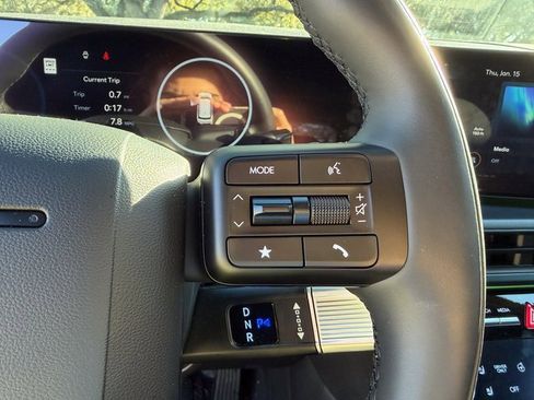 Used 2025 Hyundai Santa Fe Calligraphy image 11