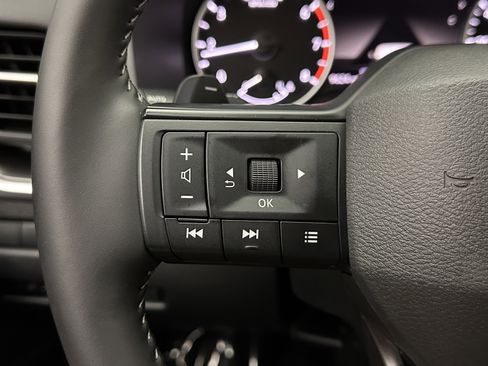 Used 2026 Nissan Rogue SV image 21