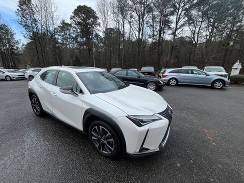 Used 2021 Lexus UX 200 w/ Premium Package image 16