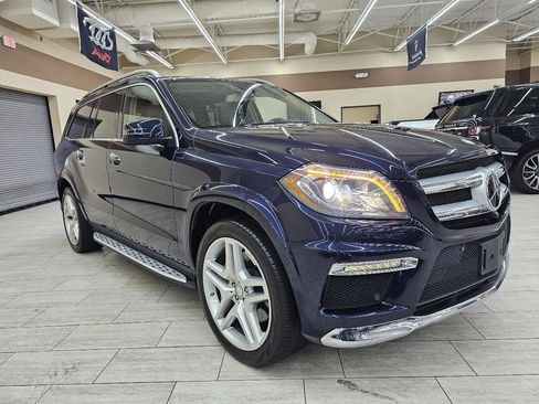 Used 2014 Mercedes-Benz GL 550 4MATIC image 4
