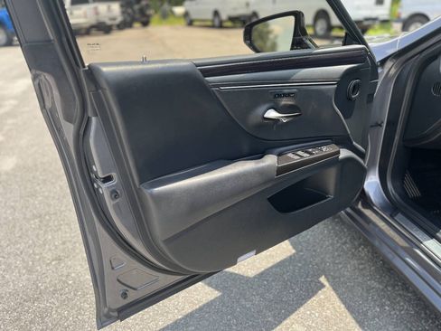 Used 2019 Lexus ES 350 w/ Premium Package FWD image 11