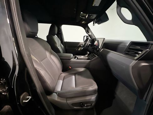 Used 2024 Lexus GX 550 AWD/4WD image 22
