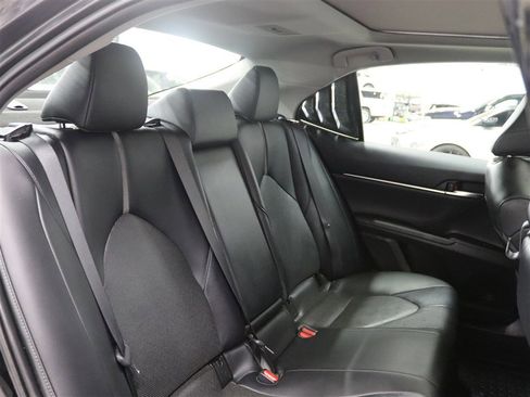 Used 2022 Toyota Camry XLE AWD/4WD image 19