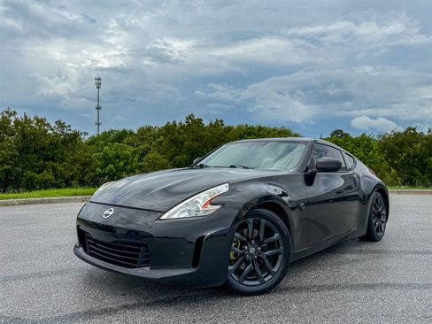 Used 2017 Nissan 370Z w/ Sport Package image 15