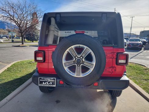 Used 2020 Jeep Wrangler Unlimited Sahara image 6
