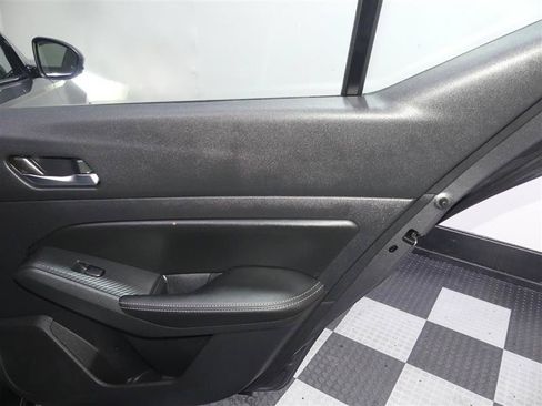 Used 2019 Nissan Altima 2.5 SL FWD image 26