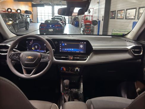 Used 2025 Chevrolet TrailBlazer LT image 13