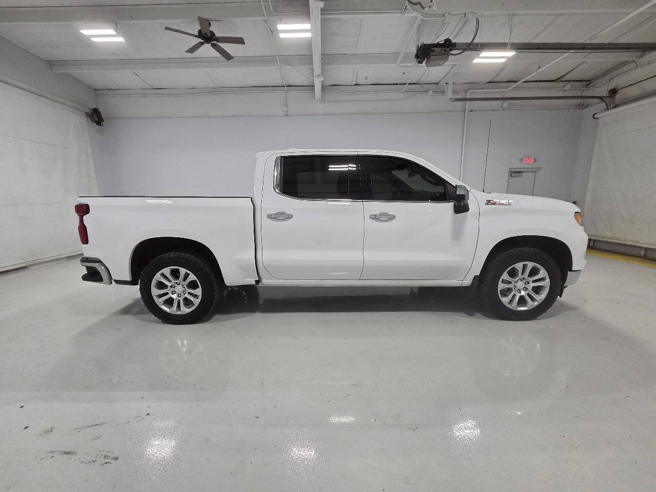 Used 2024 Chevrolet Silverado 1500 LTZ w/ LTZ Convenience Package II AWD/4WD image 11