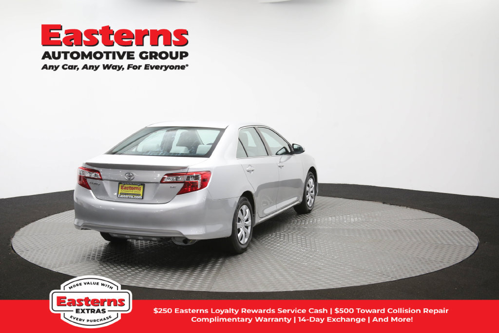 Used 2014 Toyota Camry LE FWD image 40