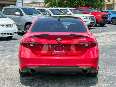 Used 2019 Alfa Romeo Giulia AWD image 16