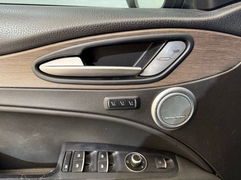 Used 2018 Alfa Romeo Stelvio Ti image 9